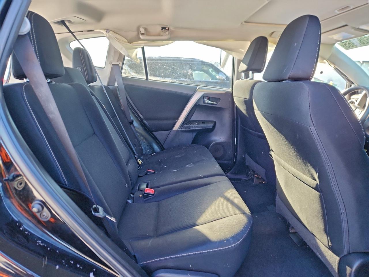 2015 TOYOTA RAV4 XLE photo 11