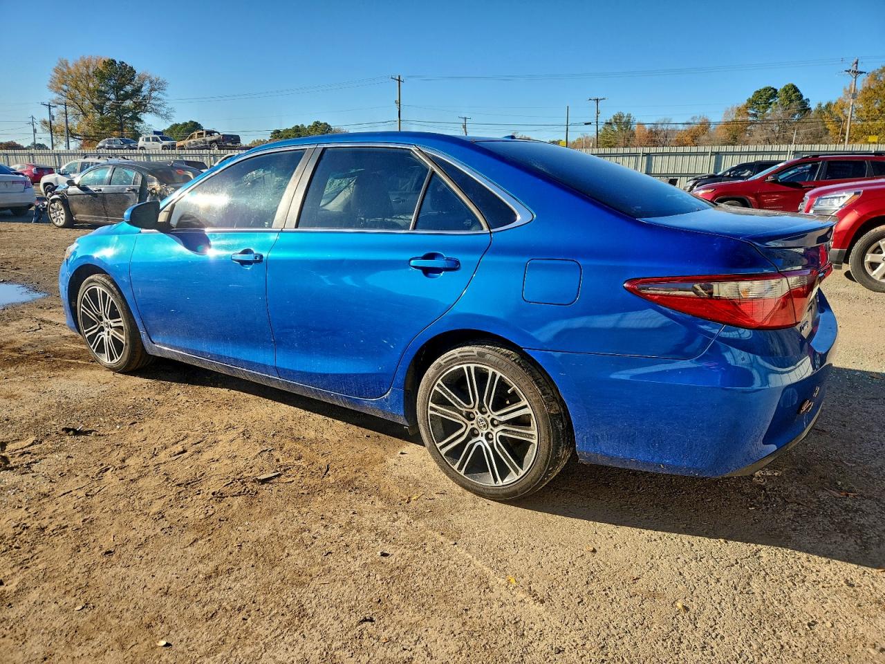 2016 TOYOTA CAMRY LE photo 2