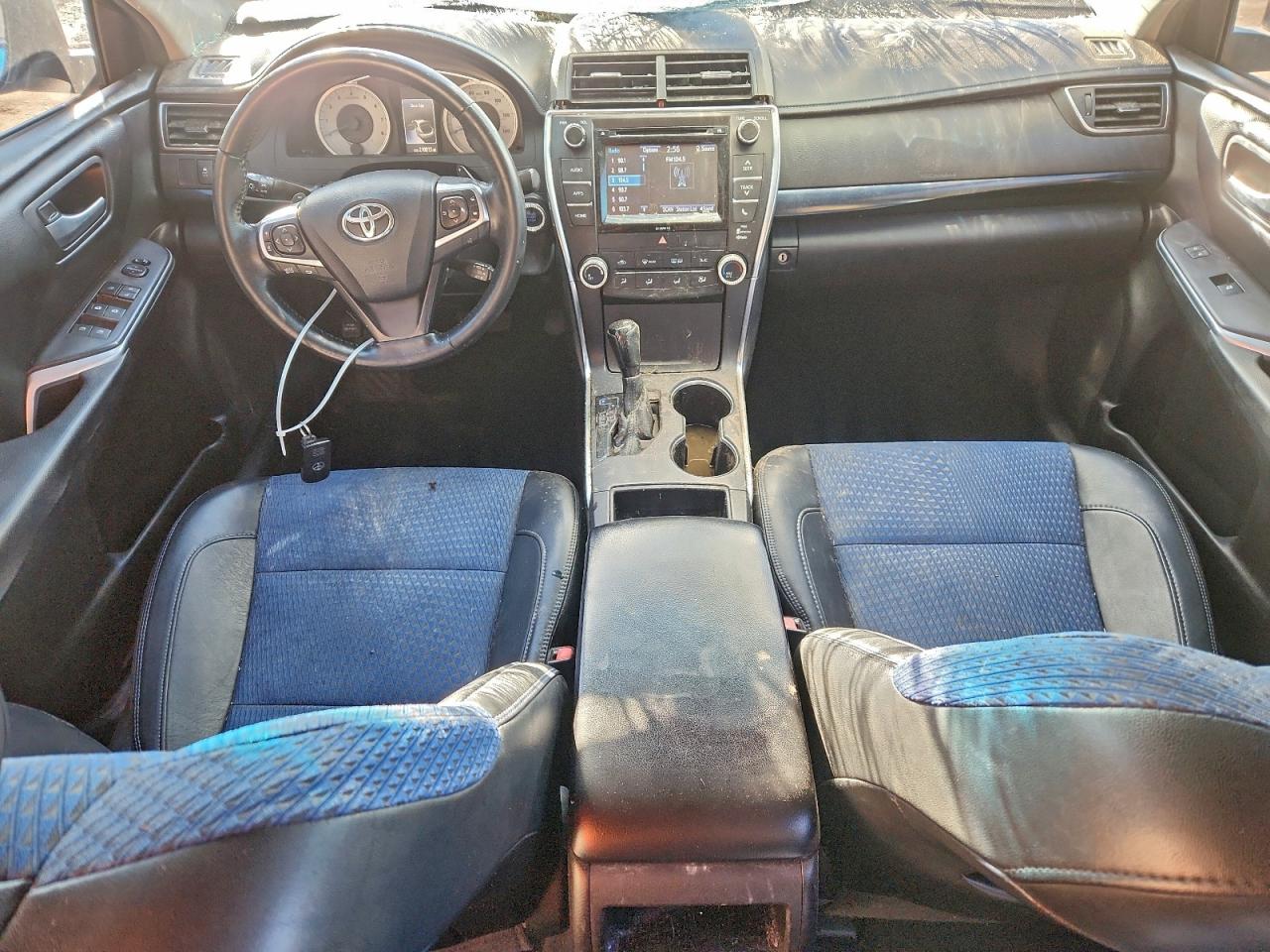 2016 TOYOTA CAMRY LE photo 8