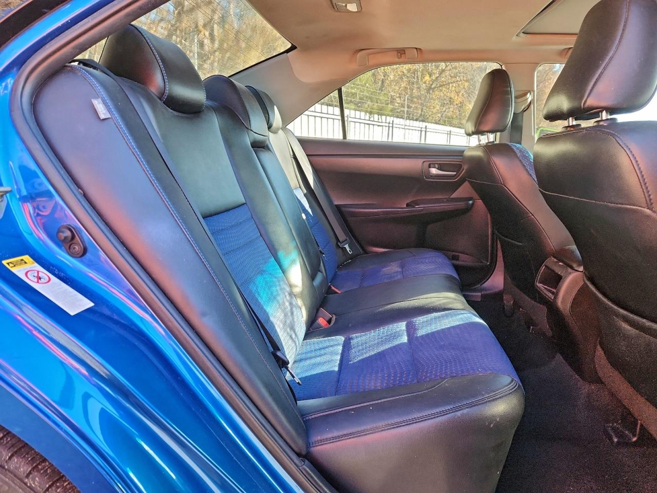 2016 TOYOTA CAMRY LE photo 10