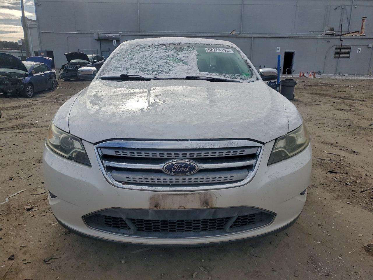 2011 FORD TAURUS LIMITED photo 5