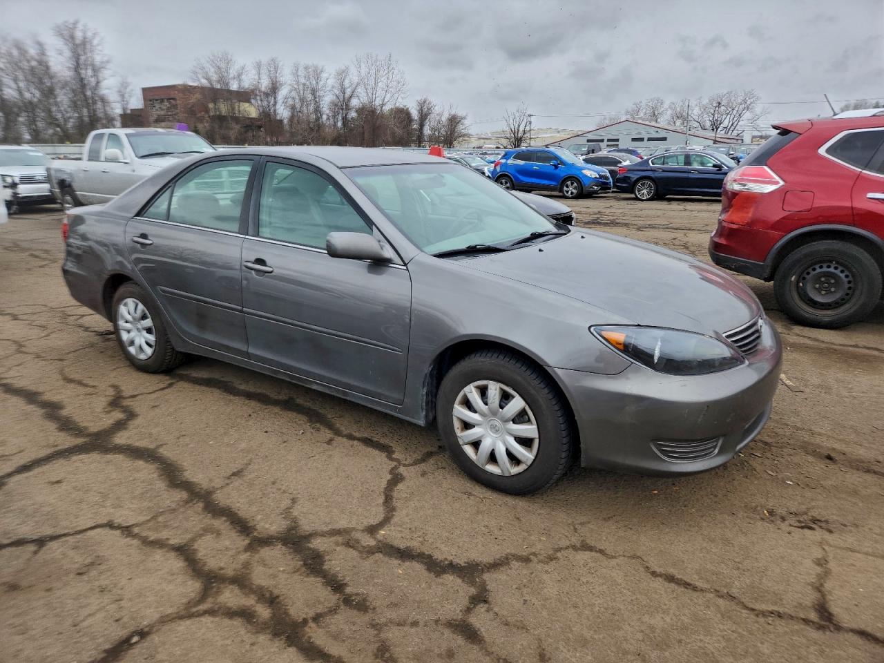 2005 TOYOTA CAMRY LE photo 4