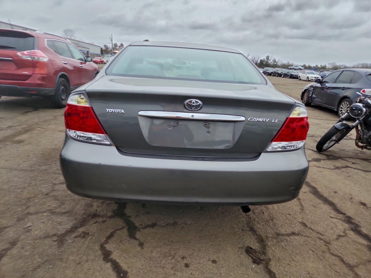 2005 TOYOTA CAMRY LE photo 6