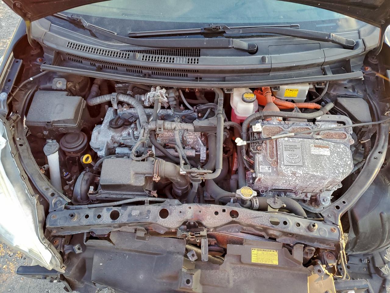 2014 TOYOTA PRIUS C photo 11
