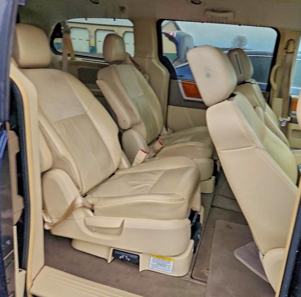 2008 CHRYSLER TOWN & COUNTRY LIMITED photo 10