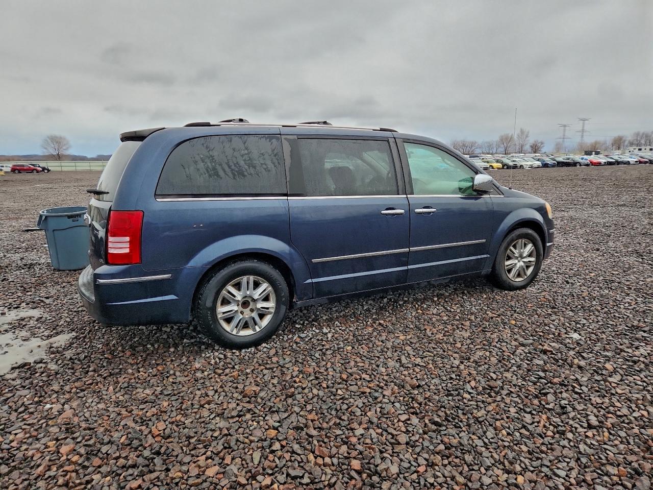 2008 CHRYSLER TOWN & COUNTRY LIMITED photo 3