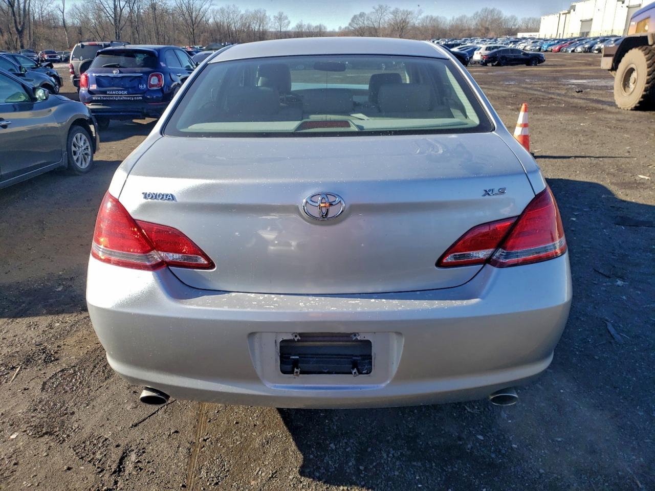 2006 TOYOTA AVALON XL photo 6