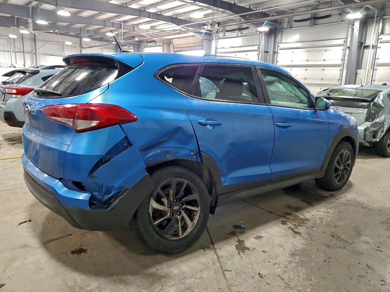2017 HYUNDAI TUCSON SE photo 3