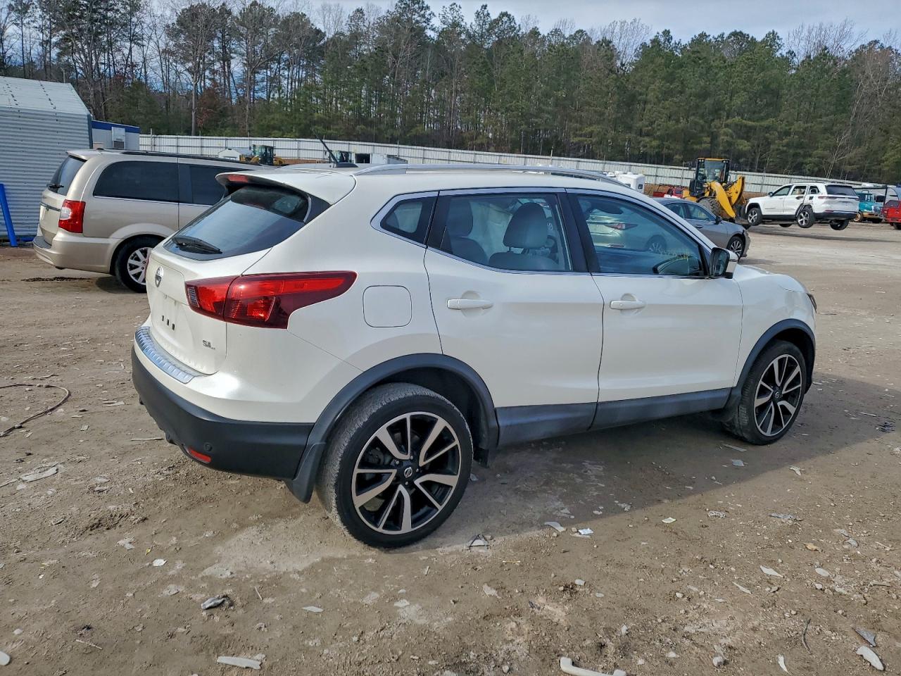 2019 NISSAN ROGUE SPORT S photo 3