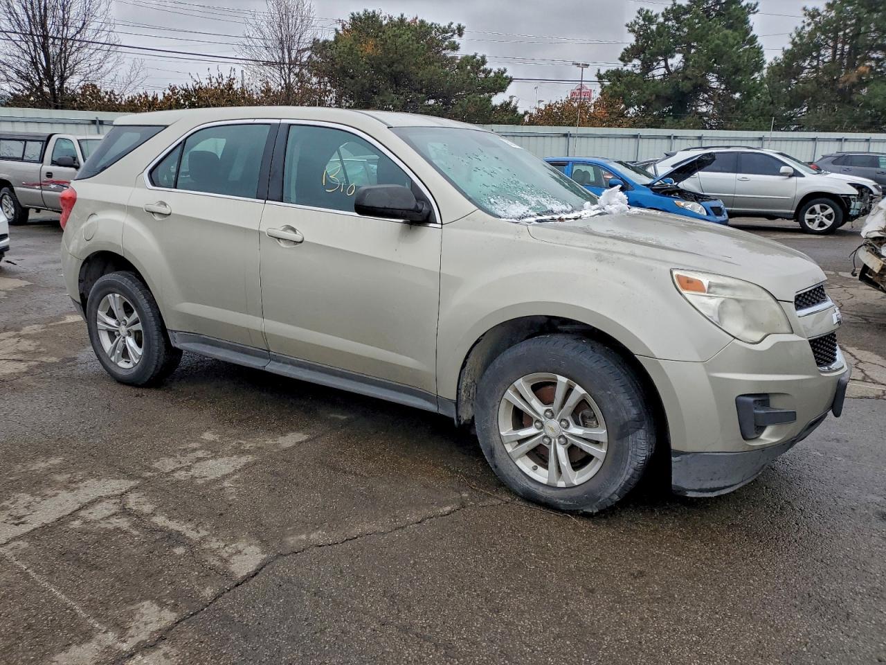 2013 CHEVROLET EQUINOX LS photo 4