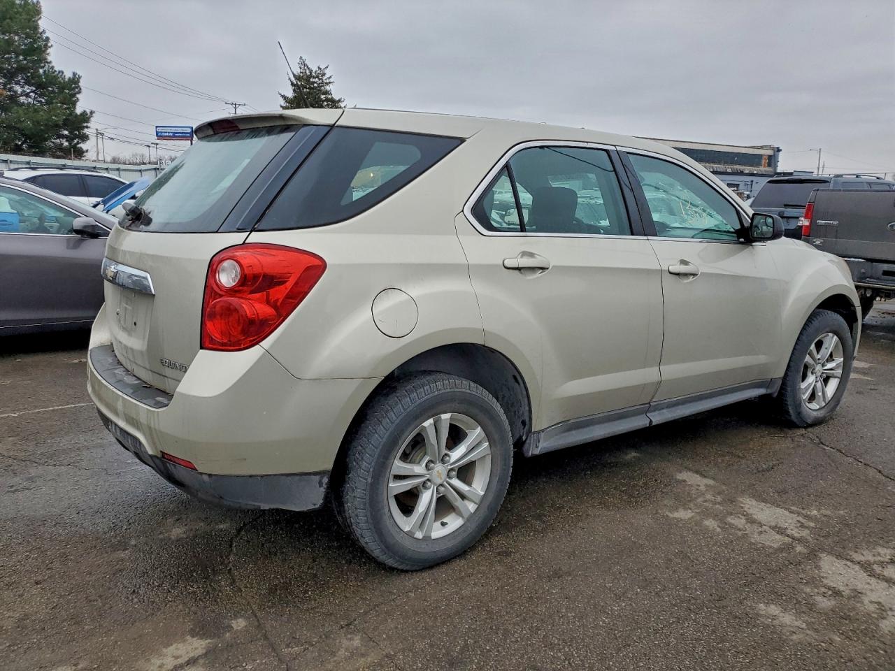 2013 CHEVROLET EQUINOX LS photo 3
