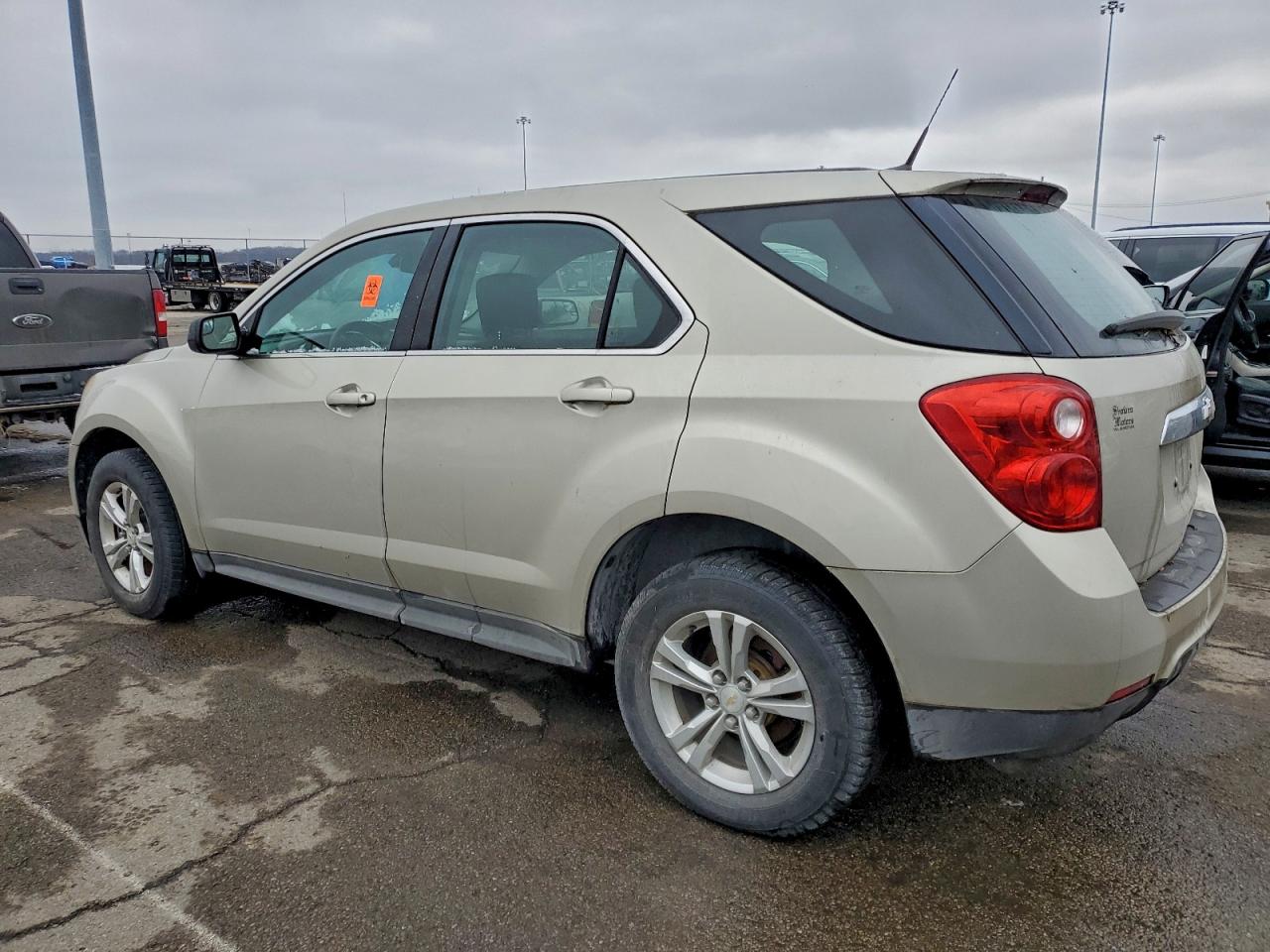 2013 CHEVROLET EQUINOX LS photo 2