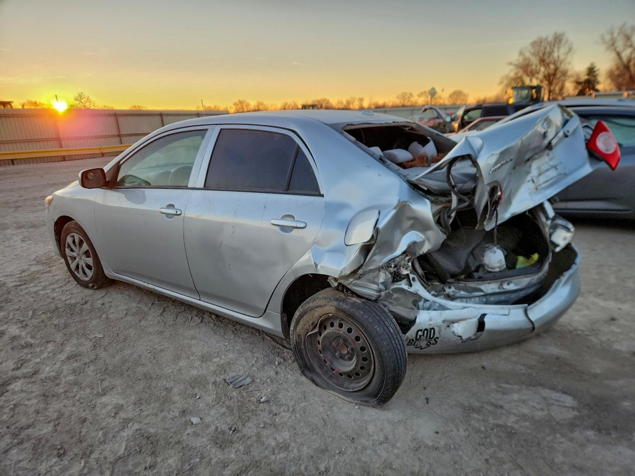 2010 TOYOTA COROLLA BASE photo 2