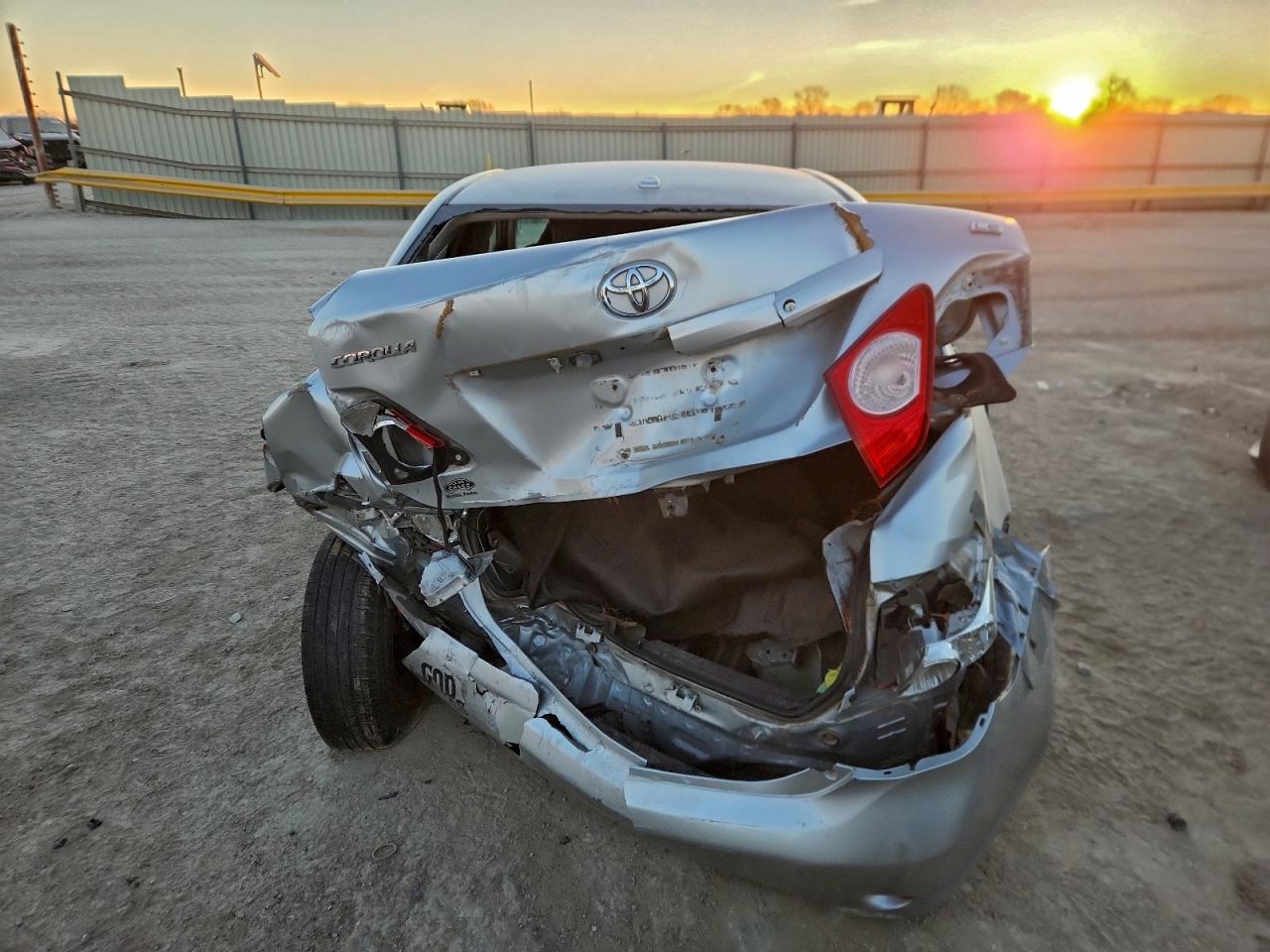2010 TOYOTA COROLLA BASE photo 6