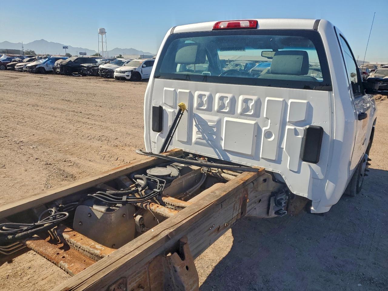 2018 CHEVROLET SILVERADO TRUCK CAB AND CHASSIS photo 6