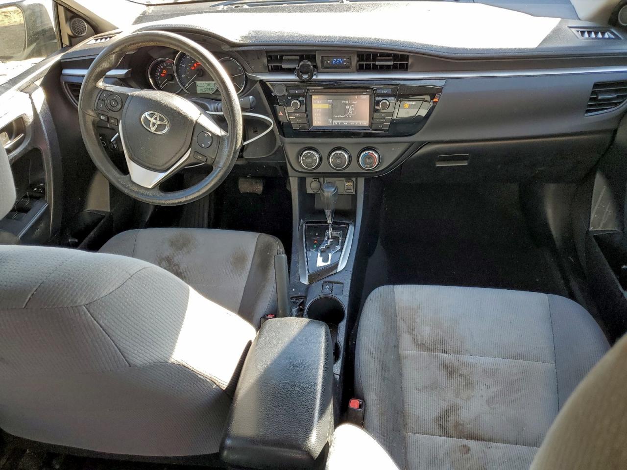 2016 TOYOTA COROLLA L photo 8