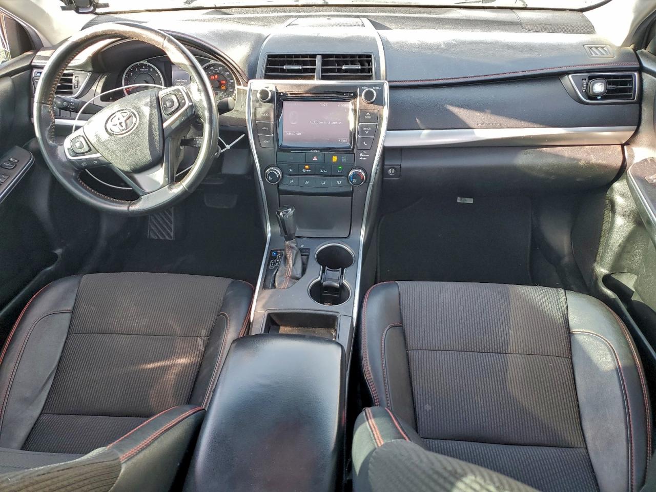 2016 TOYOTA CAMRY LE photo 8