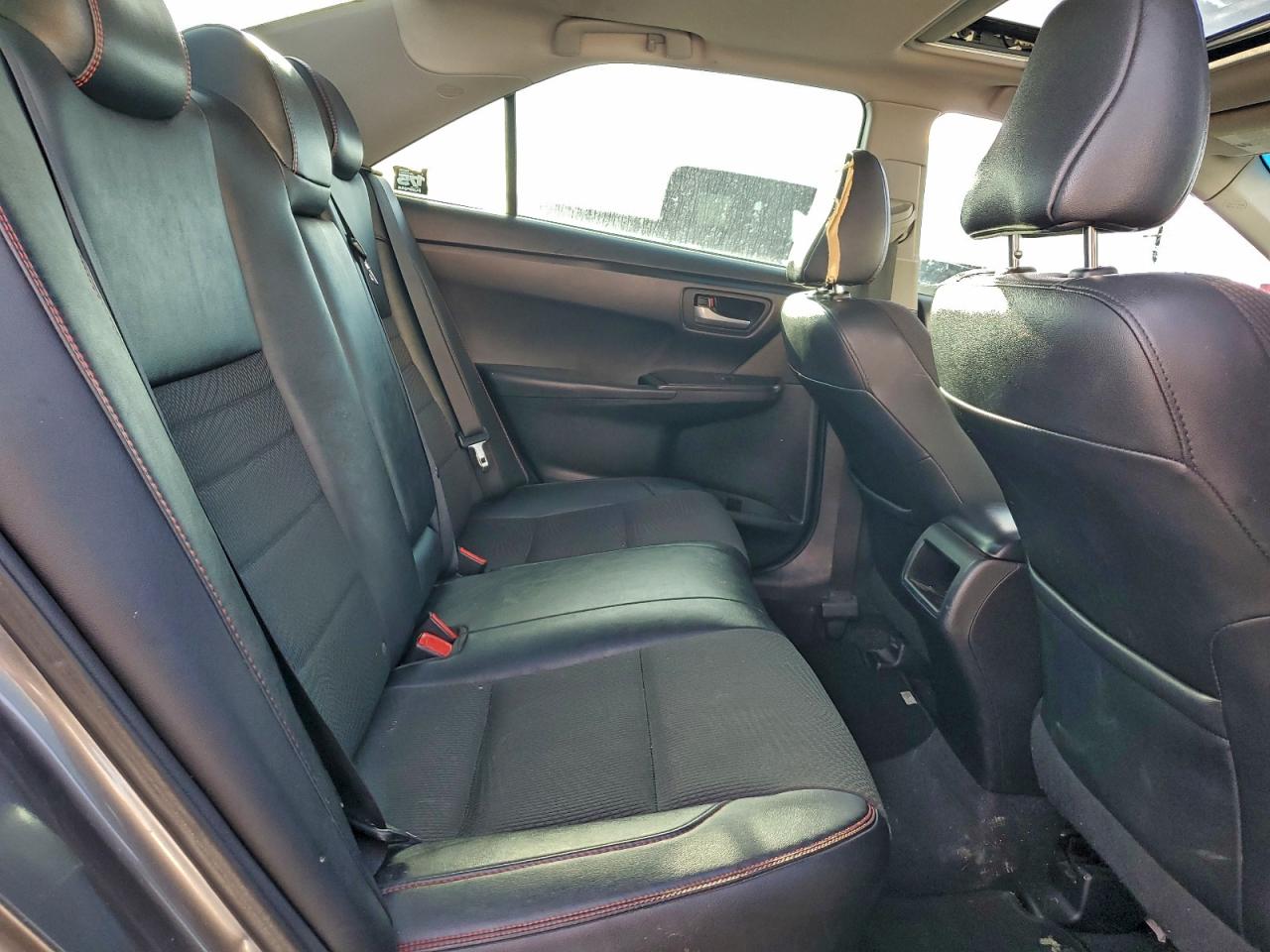 2016 TOYOTA CAMRY LE photo 10