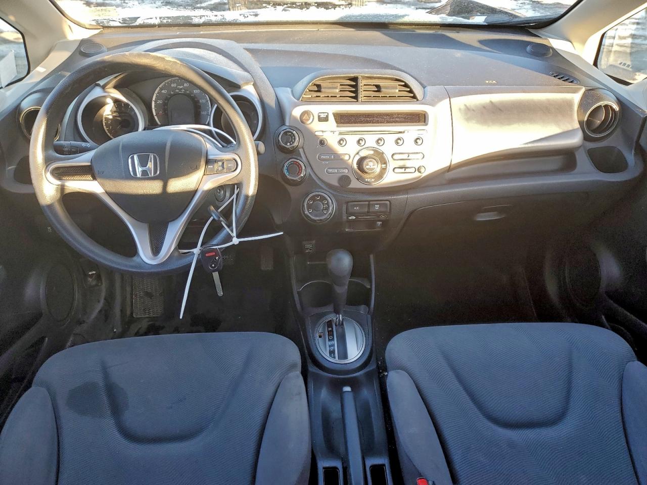 2013 HONDA FIT photo 8