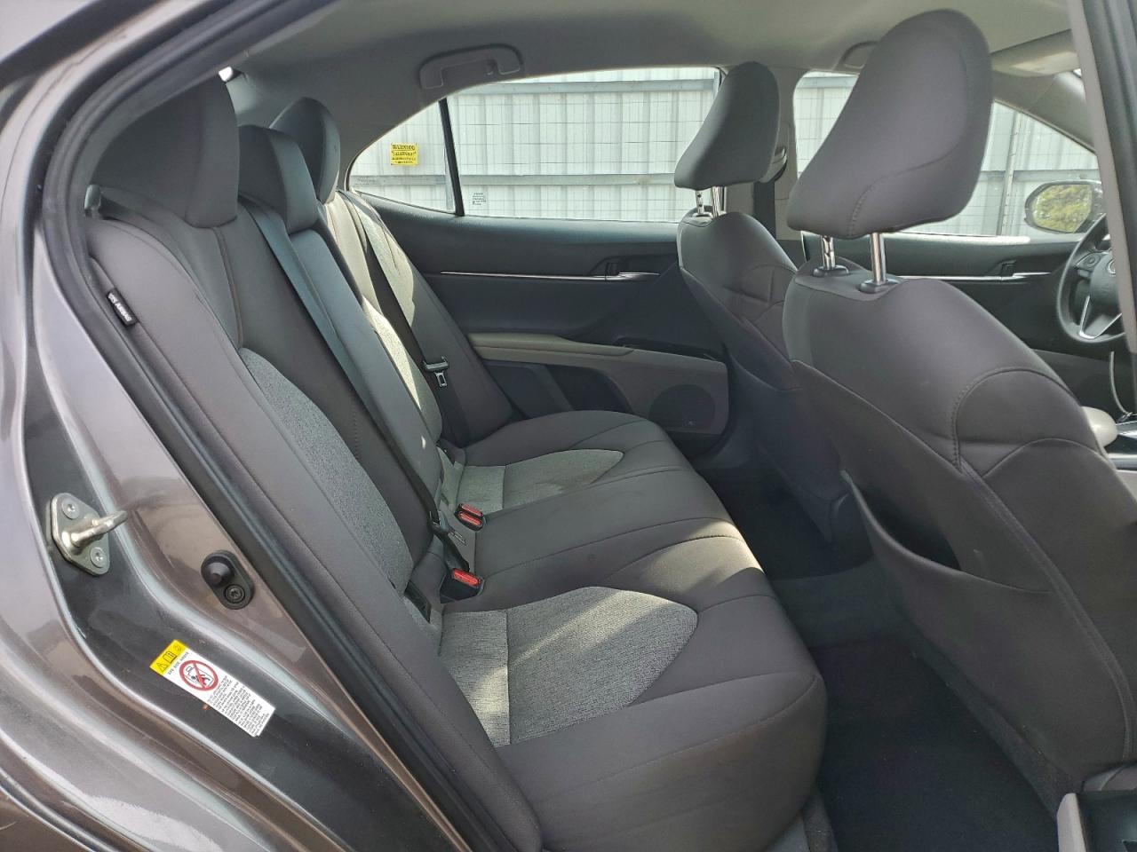 2019 TOYOTA CAMRY L photo 10