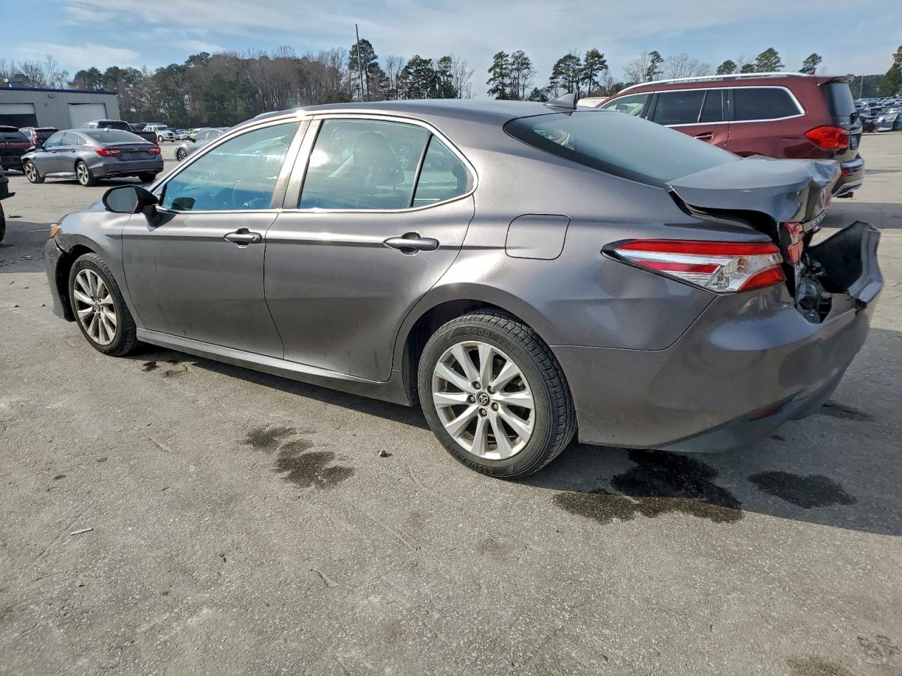 2019 TOYOTA CAMRY L photo 2