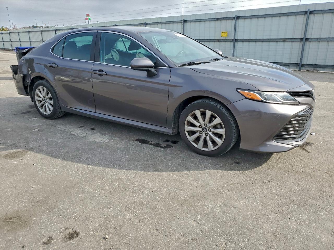 2019 TOYOTA CAMRY L photo 4