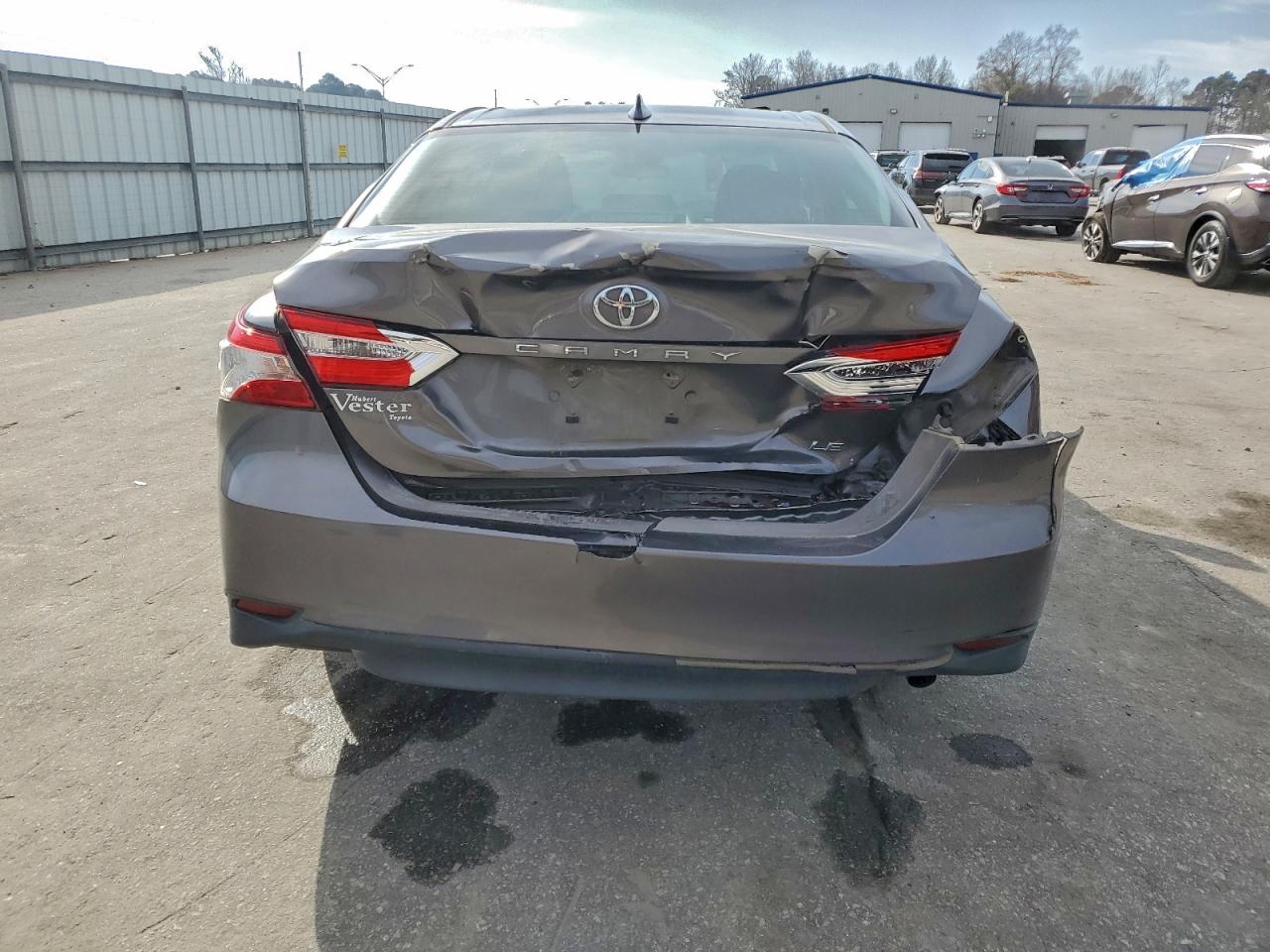 2019 TOYOTA CAMRY L photo 6