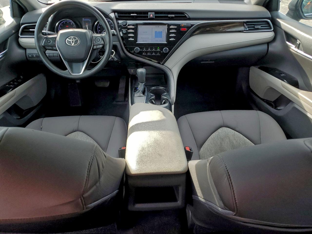2019 TOYOTA CAMRY L photo 8