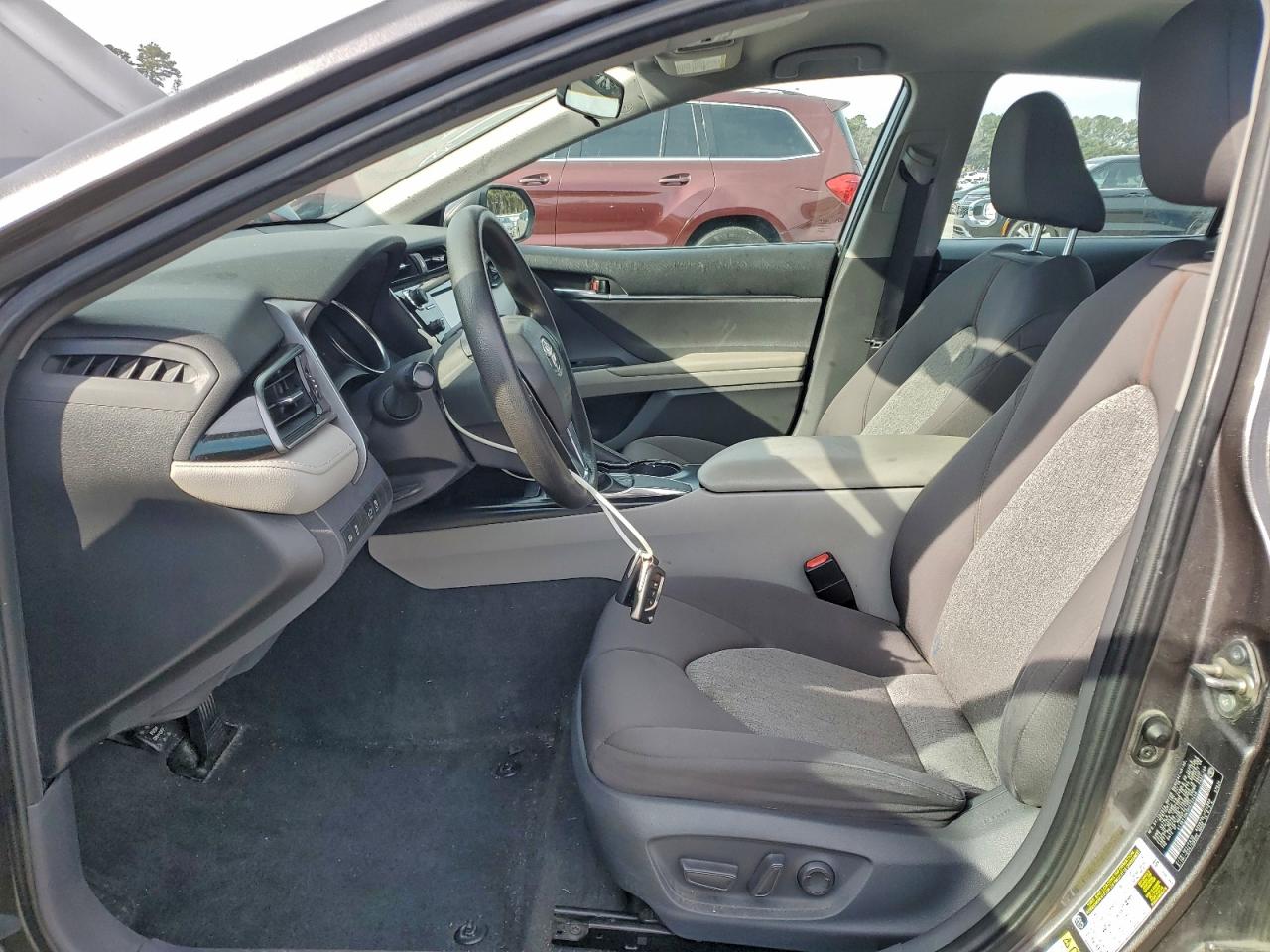 2019 TOYOTA CAMRY L photo 7