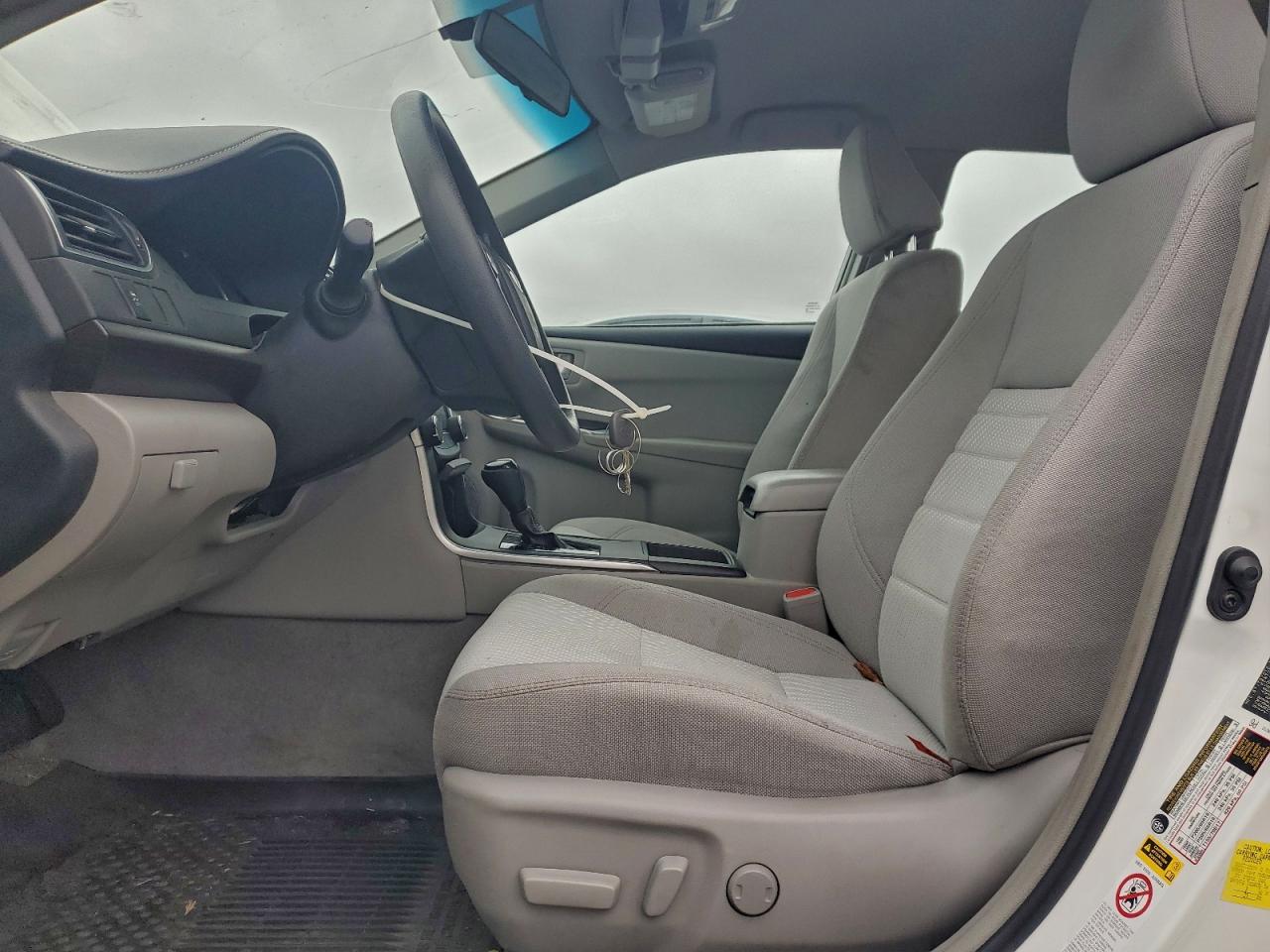 2017 TOYOTA CAMRY LE photo 7