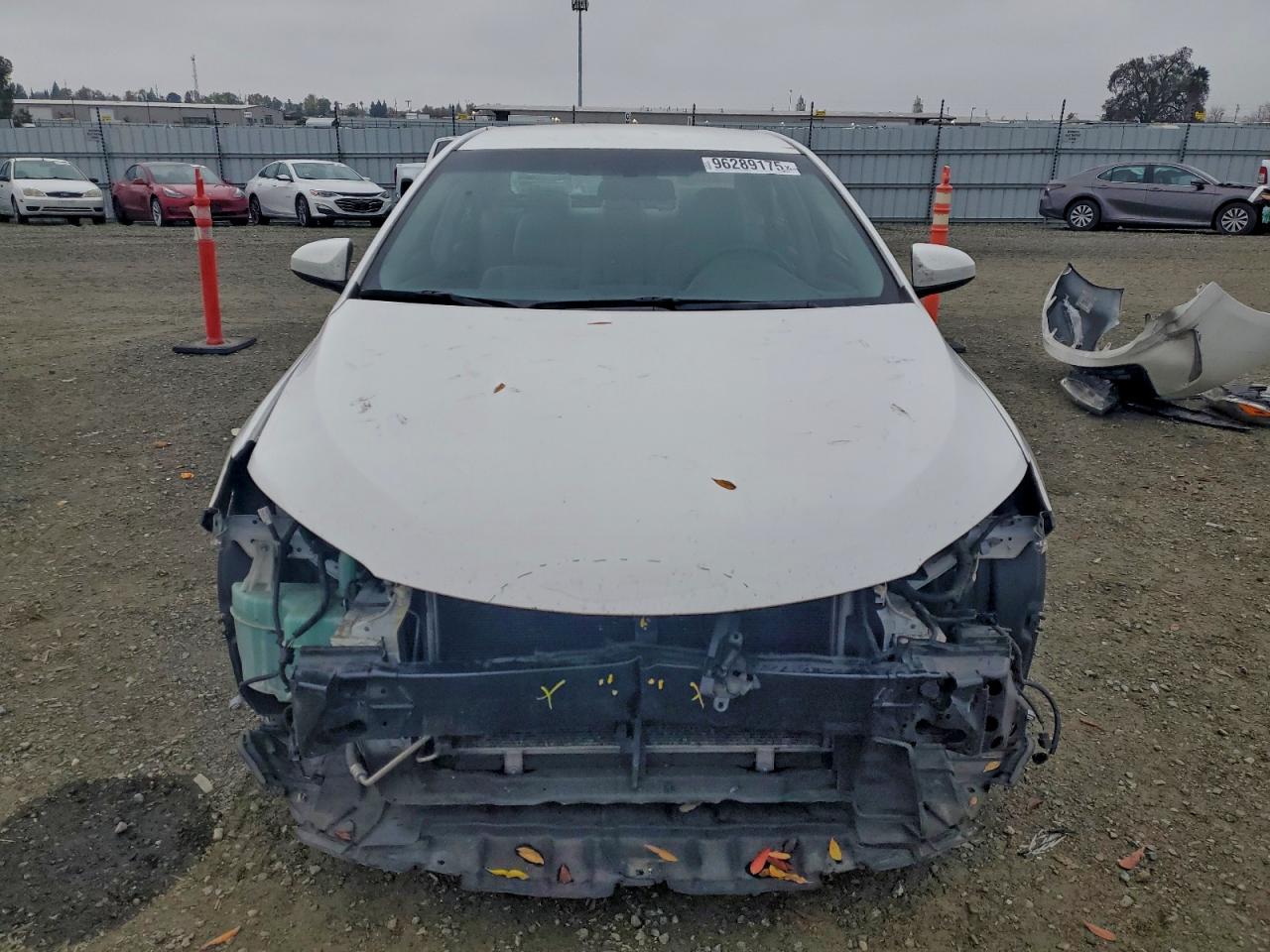 2017 TOYOTA CAMRY LE photo 5