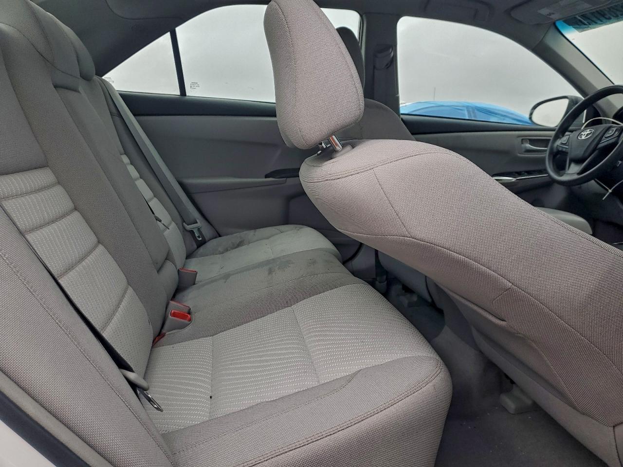 2017 TOYOTA CAMRY LE photo 10