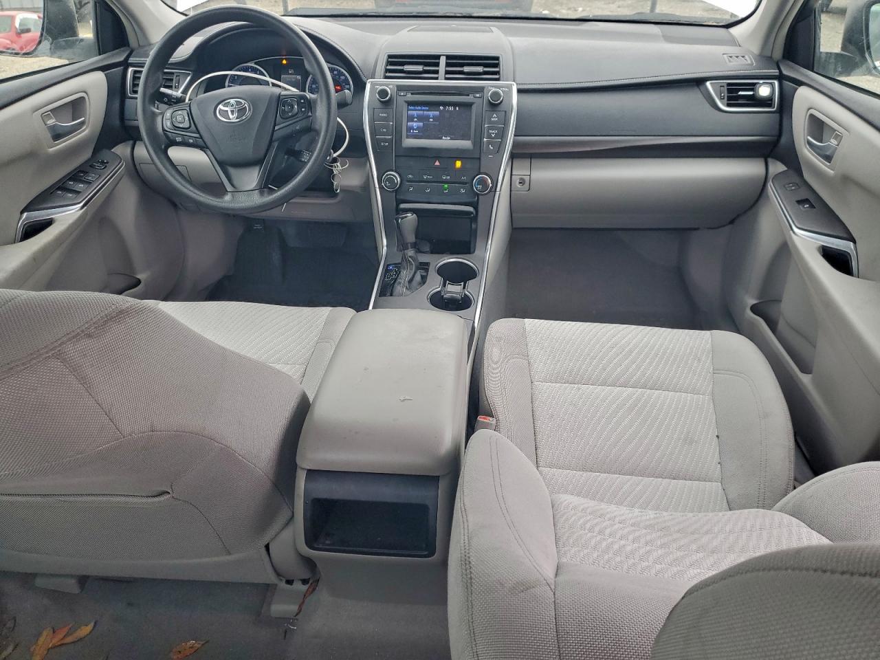2017 TOYOTA CAMRY LE photo 8