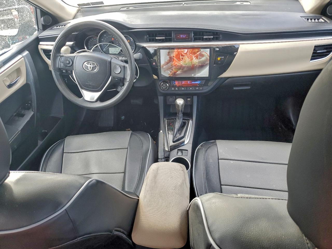 2016 TOYOTA COROLLA L photo 8