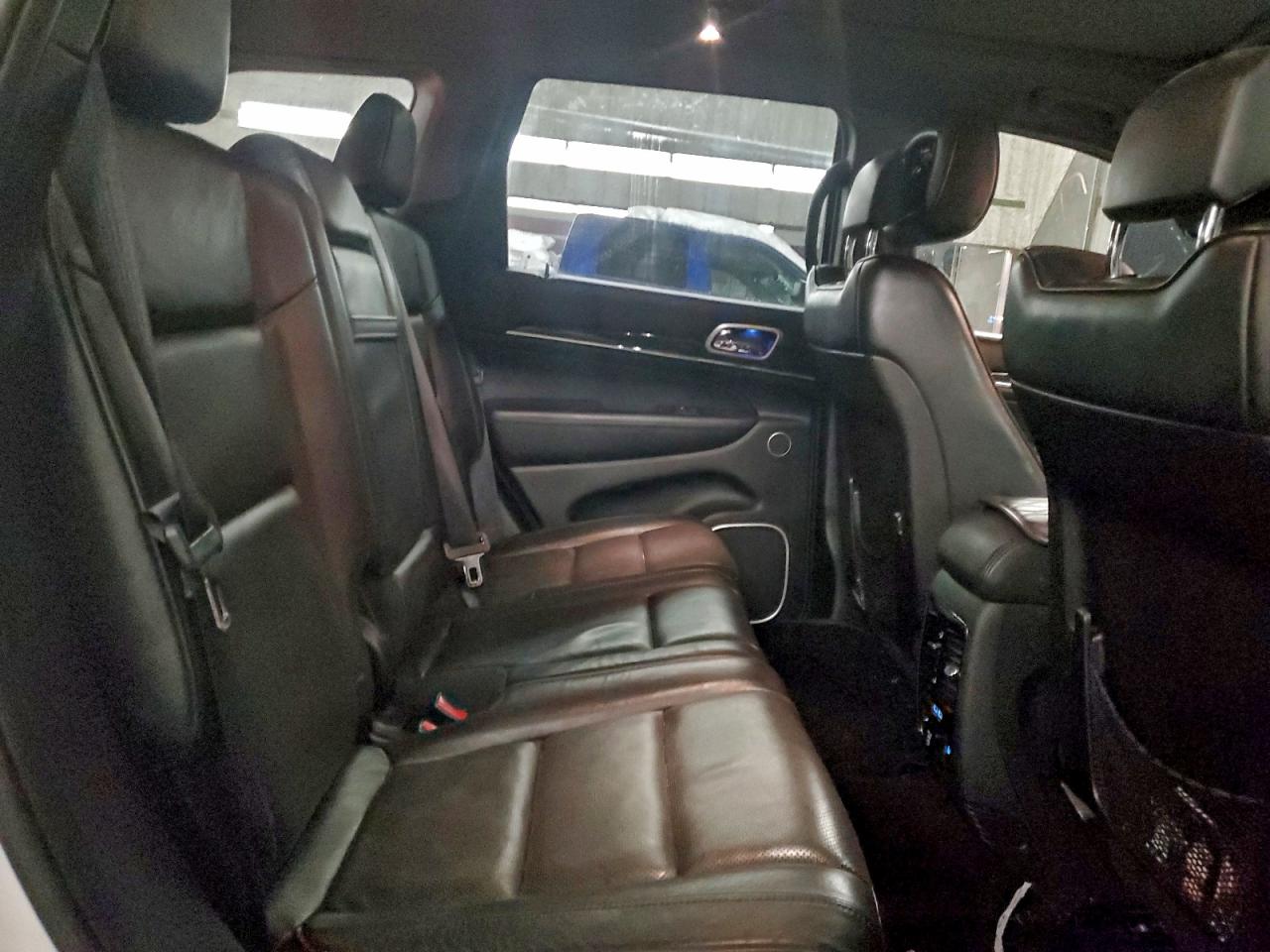 2016 JEEP GRAND CHEROKEE OVERLAND photo 11
