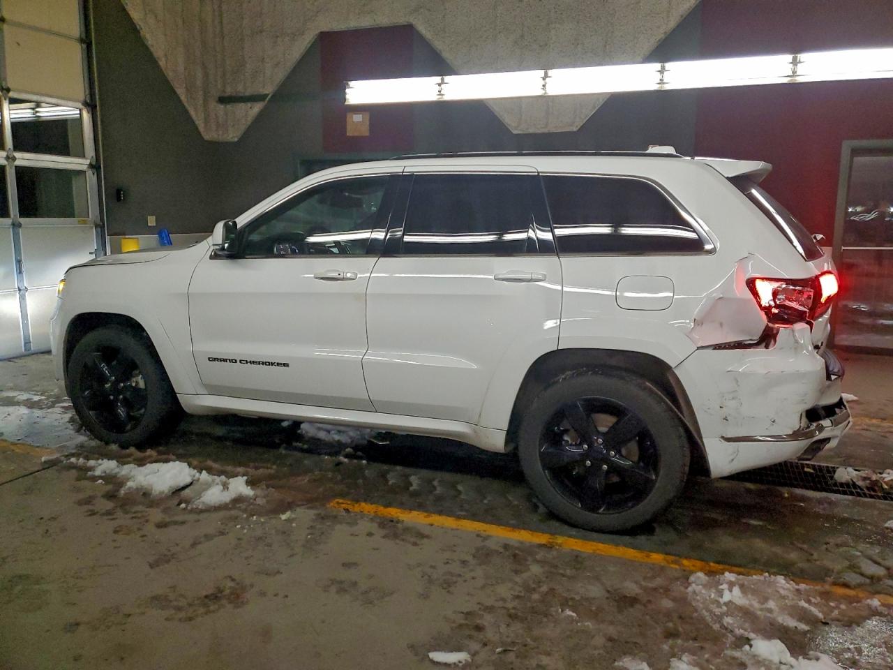 2016 JEEP GRAND CHEROKEE OVERLAND photo 2