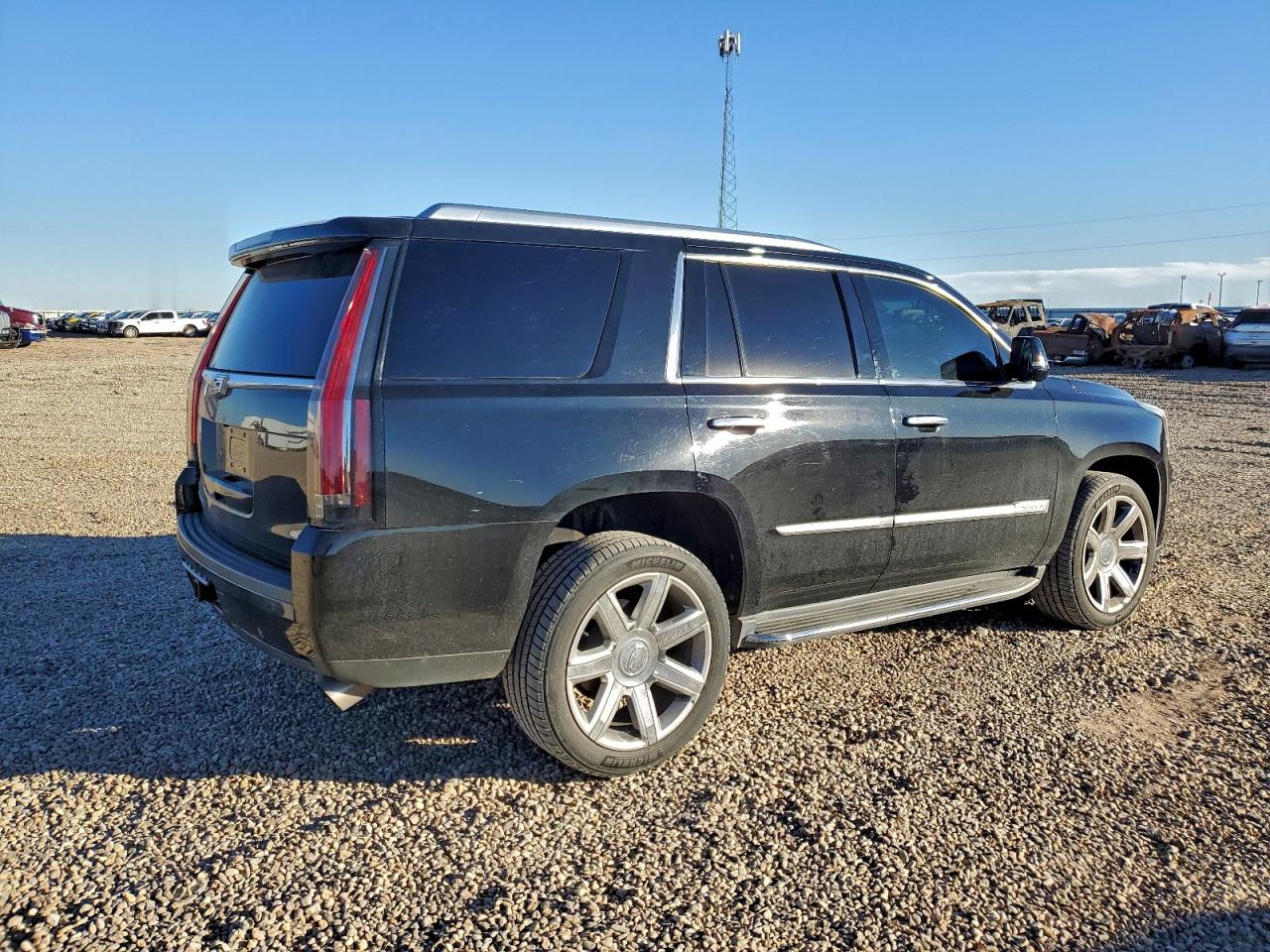 2015 CADILLAC ESCALADE LUXURY photo 3