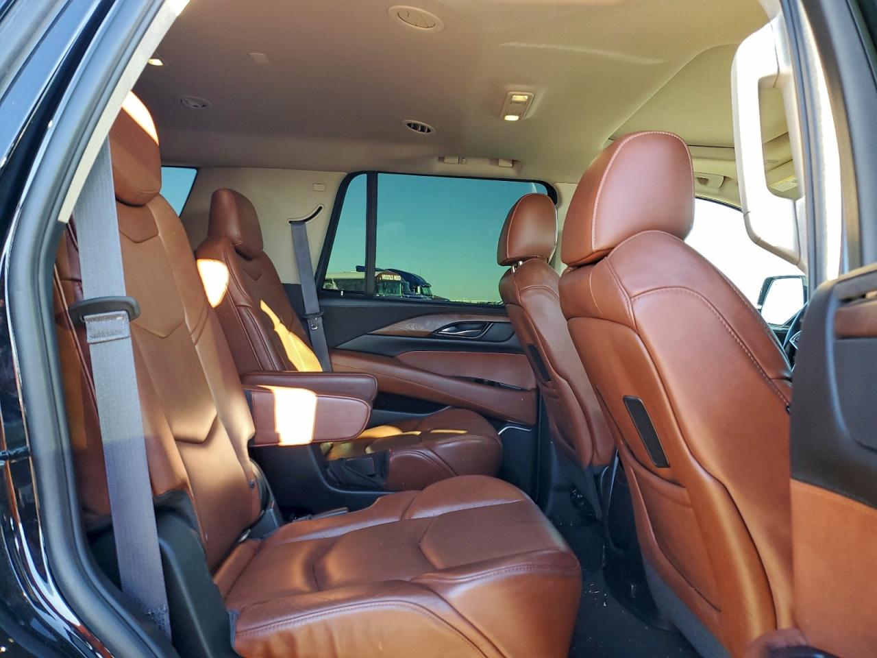 2015 CADILLAC ESCALADE LUXURY photo 11
