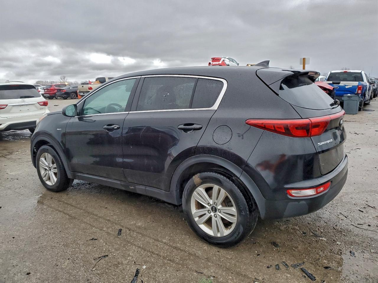 2017 KIA SPORTAGE LX photo 2