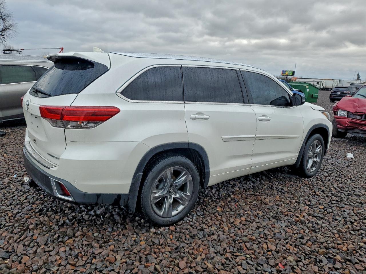 2019 TOYOTA HIGHLANDER LIMITED PLATINUM photo 7