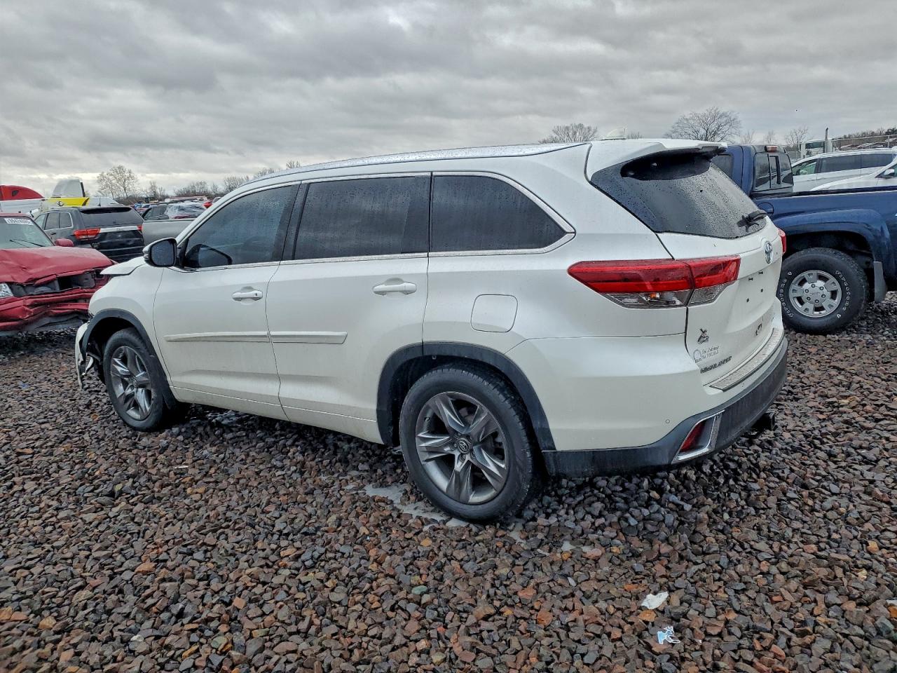 2019 TOYOTA HIGHLANDER LIMITED PLATINUM photo 4