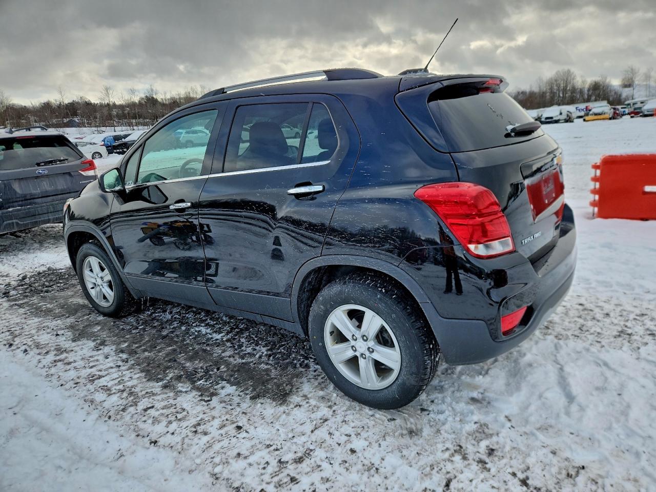 2017 CHEVROLET TRAX 1LT photo 2
