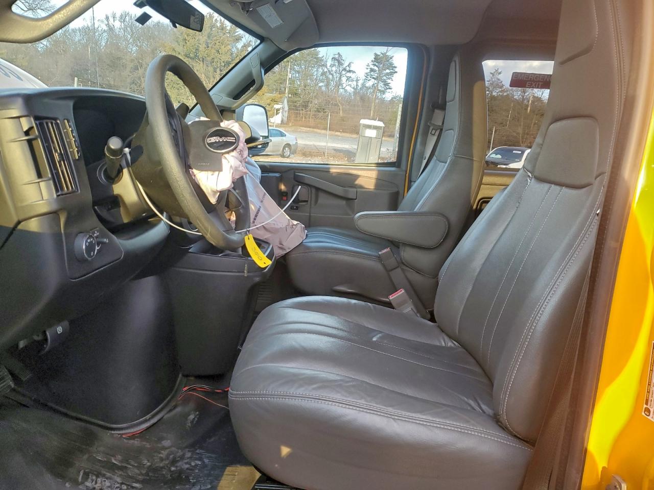 2017 GMC SAVANA G2500 photo 7