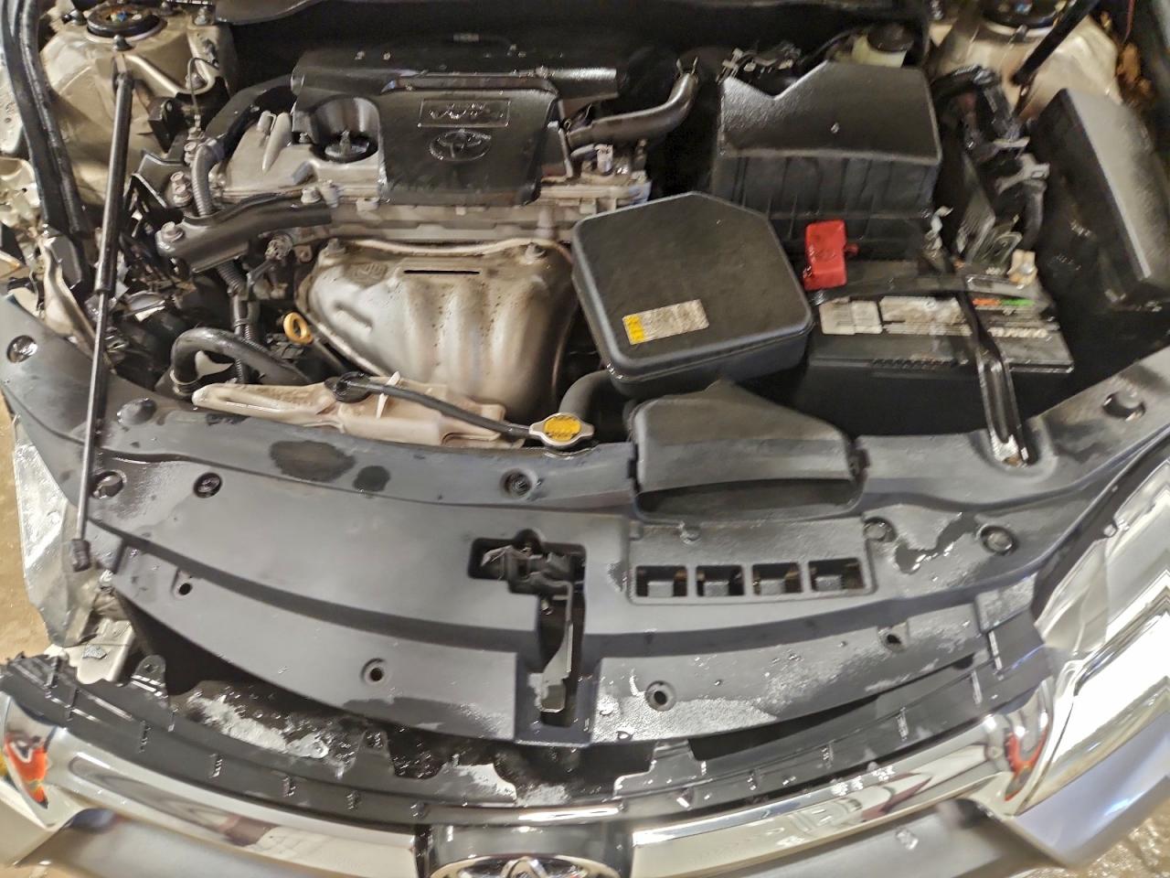 2016 TOYOTA CAMRY LE photo 11