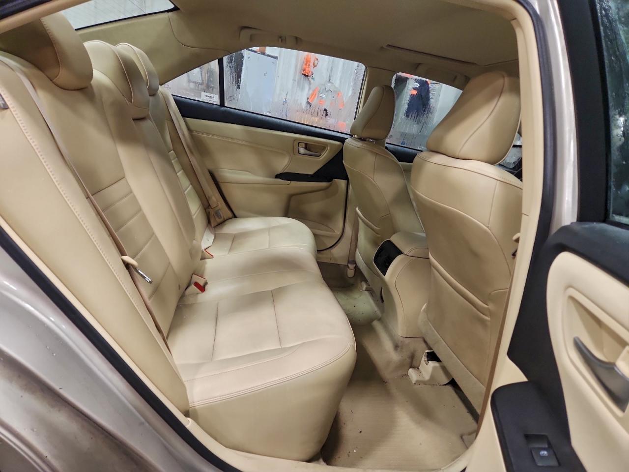 2016 TOYOTA CAMRY LE photo 10