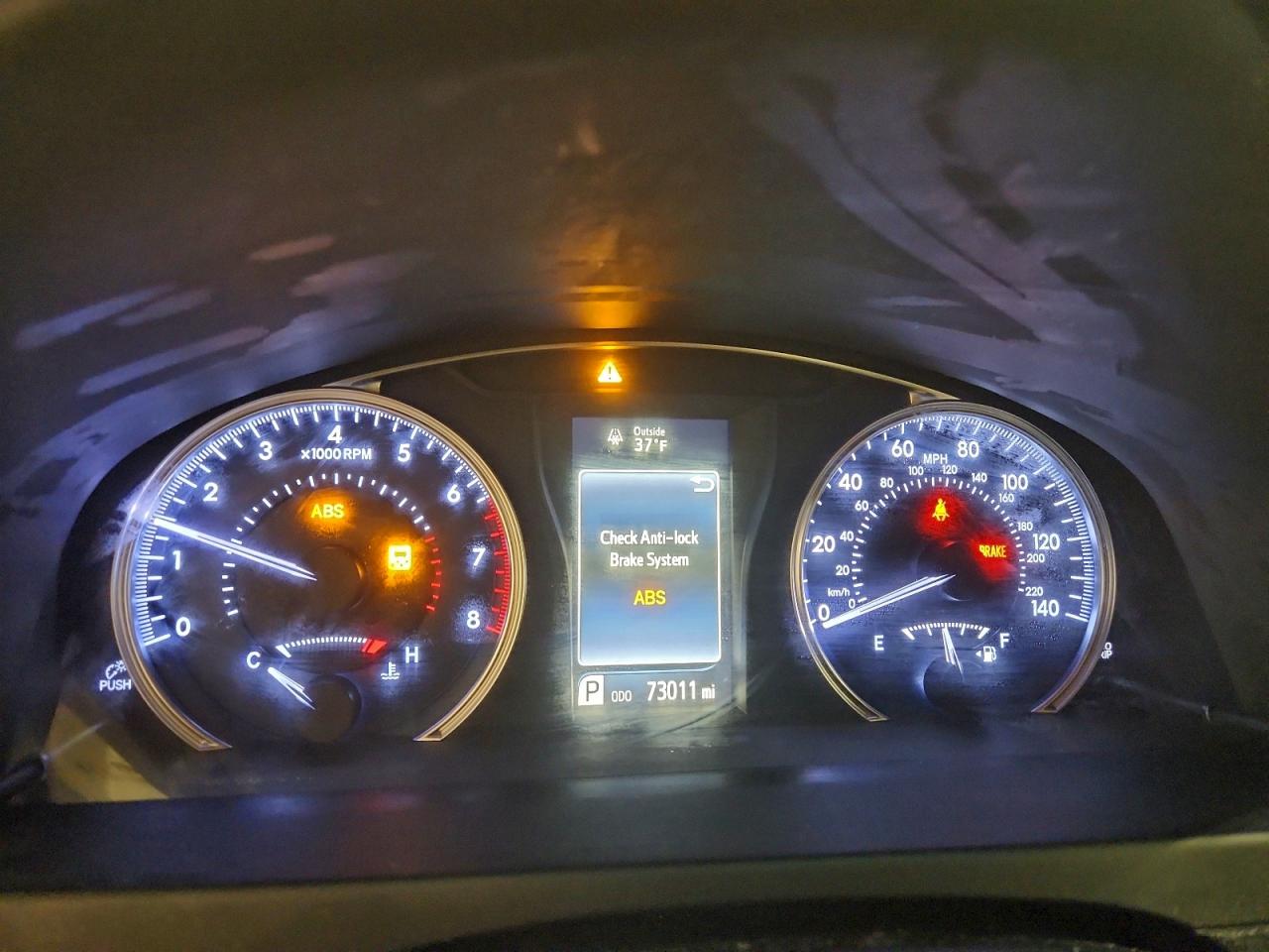 2016 TOYOTA CAMRY LE photo 9
