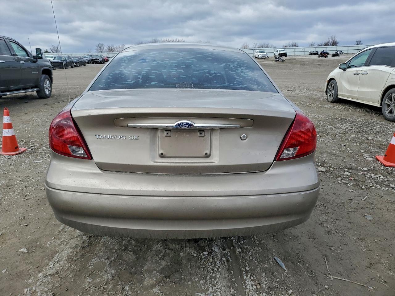 2003 FORD TAURUS SE photo 6
