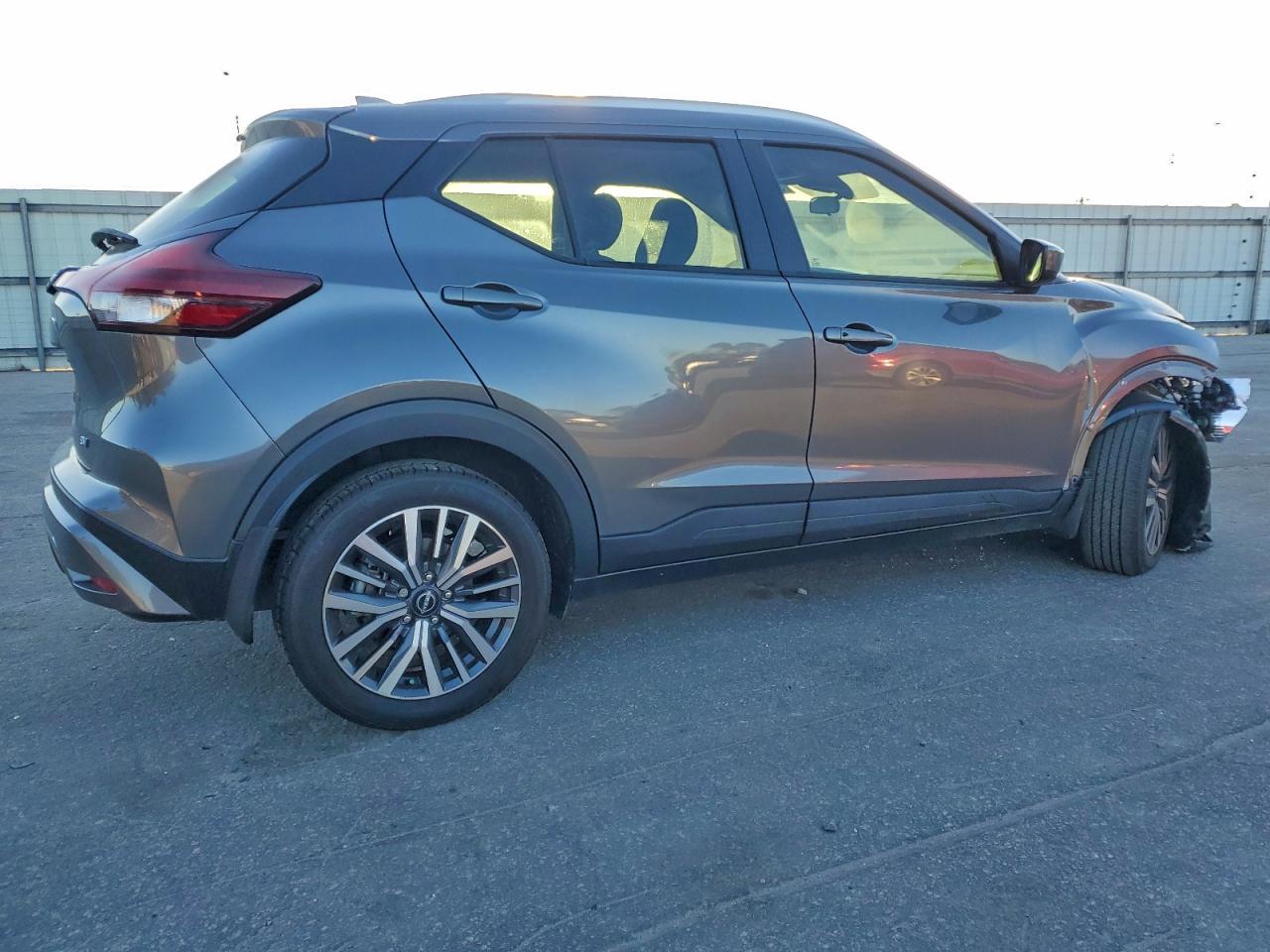 2023 NISSAN KICKS SV photo 3