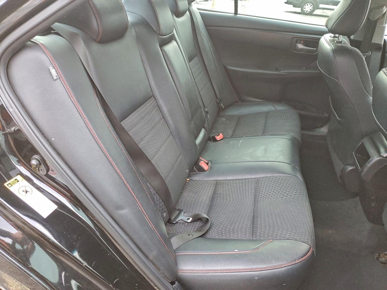 2015 TOYOTA CAMRY LE photo 10