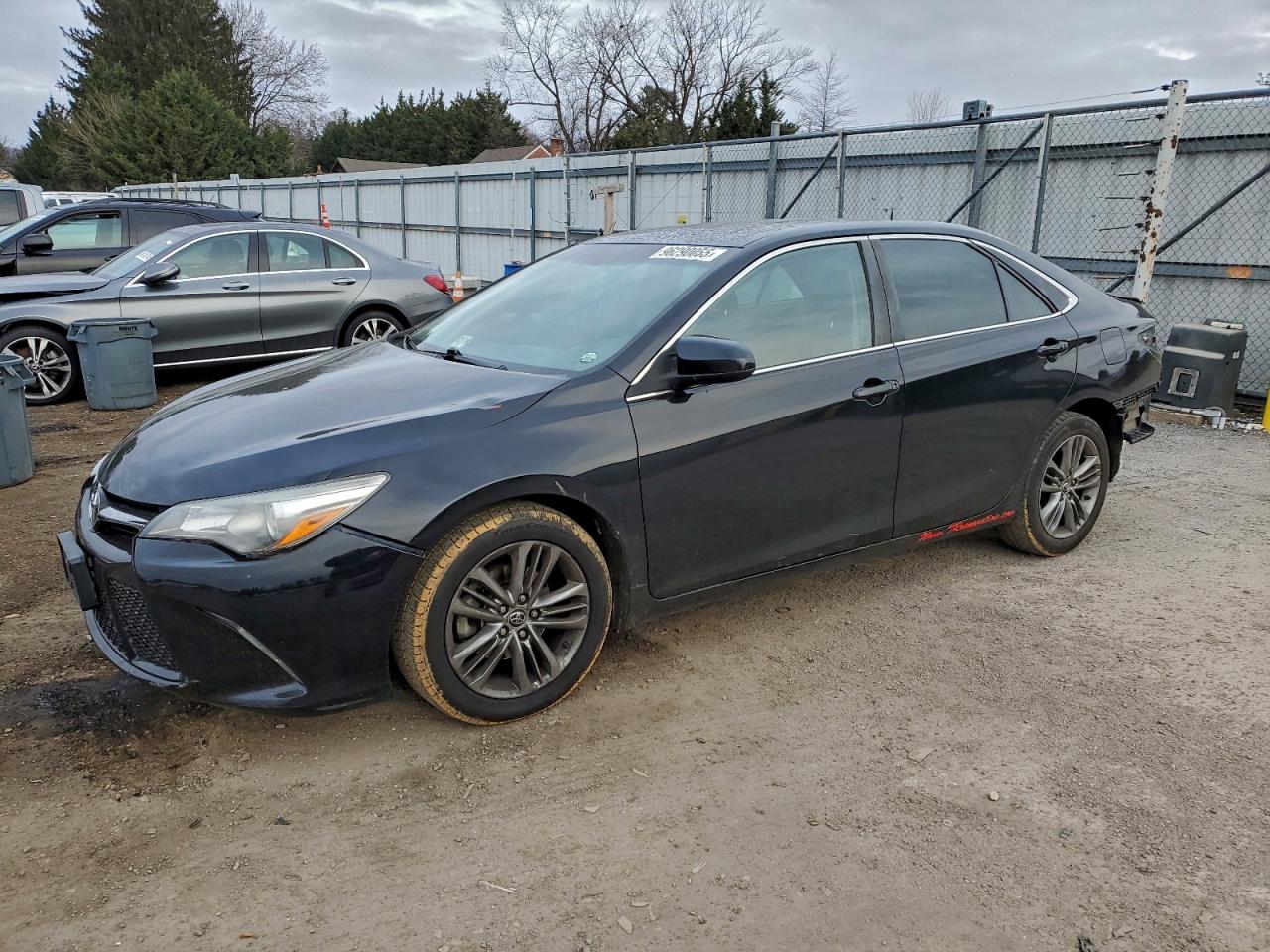 2015 TOYOTA CAMRY